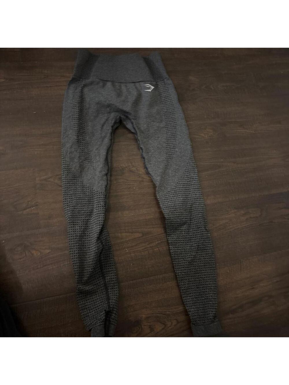 Gymshark Women's Grey Legging - Picture 3 of 3